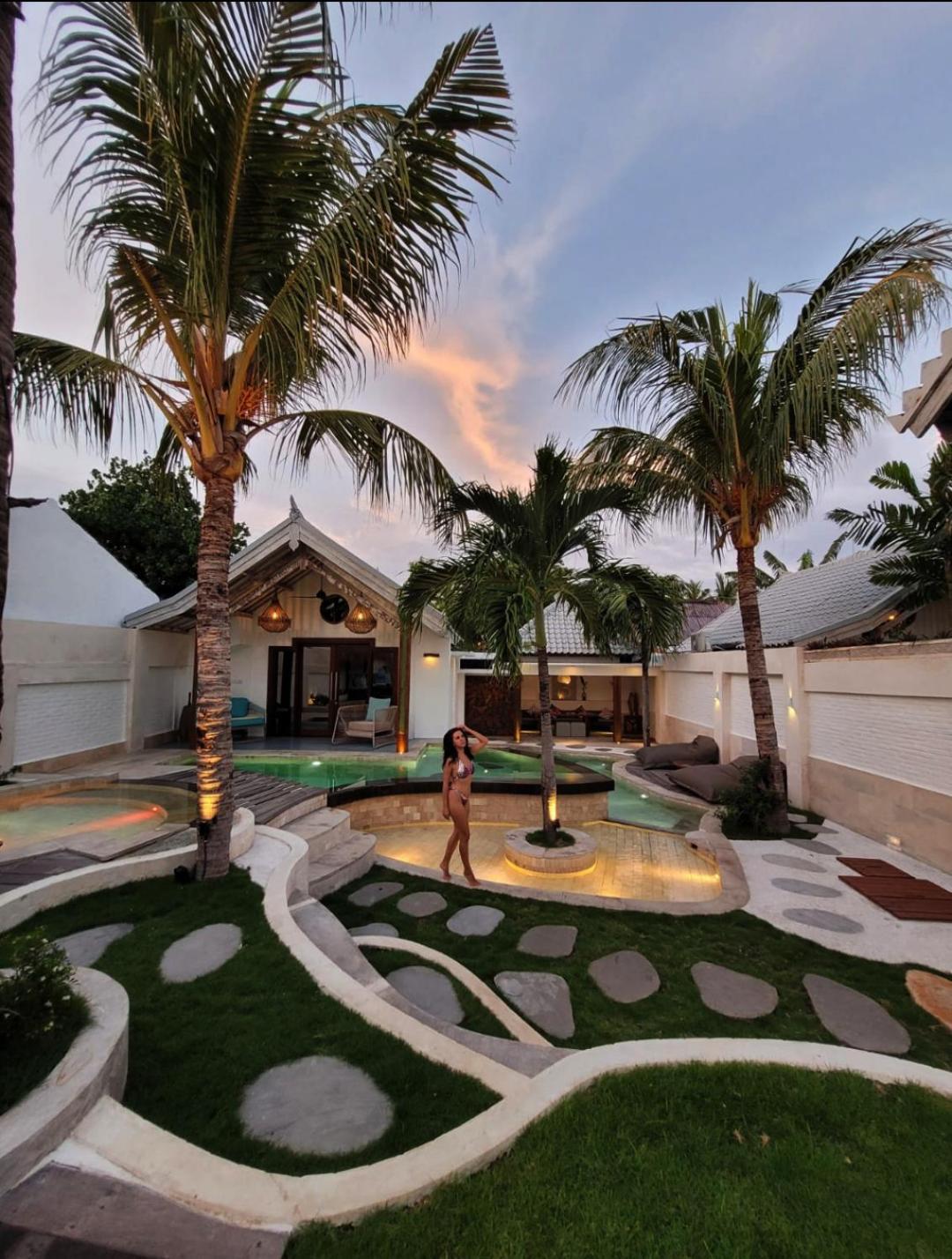 The White Key Luxury Villas Gili Trawangan Exteriör bild