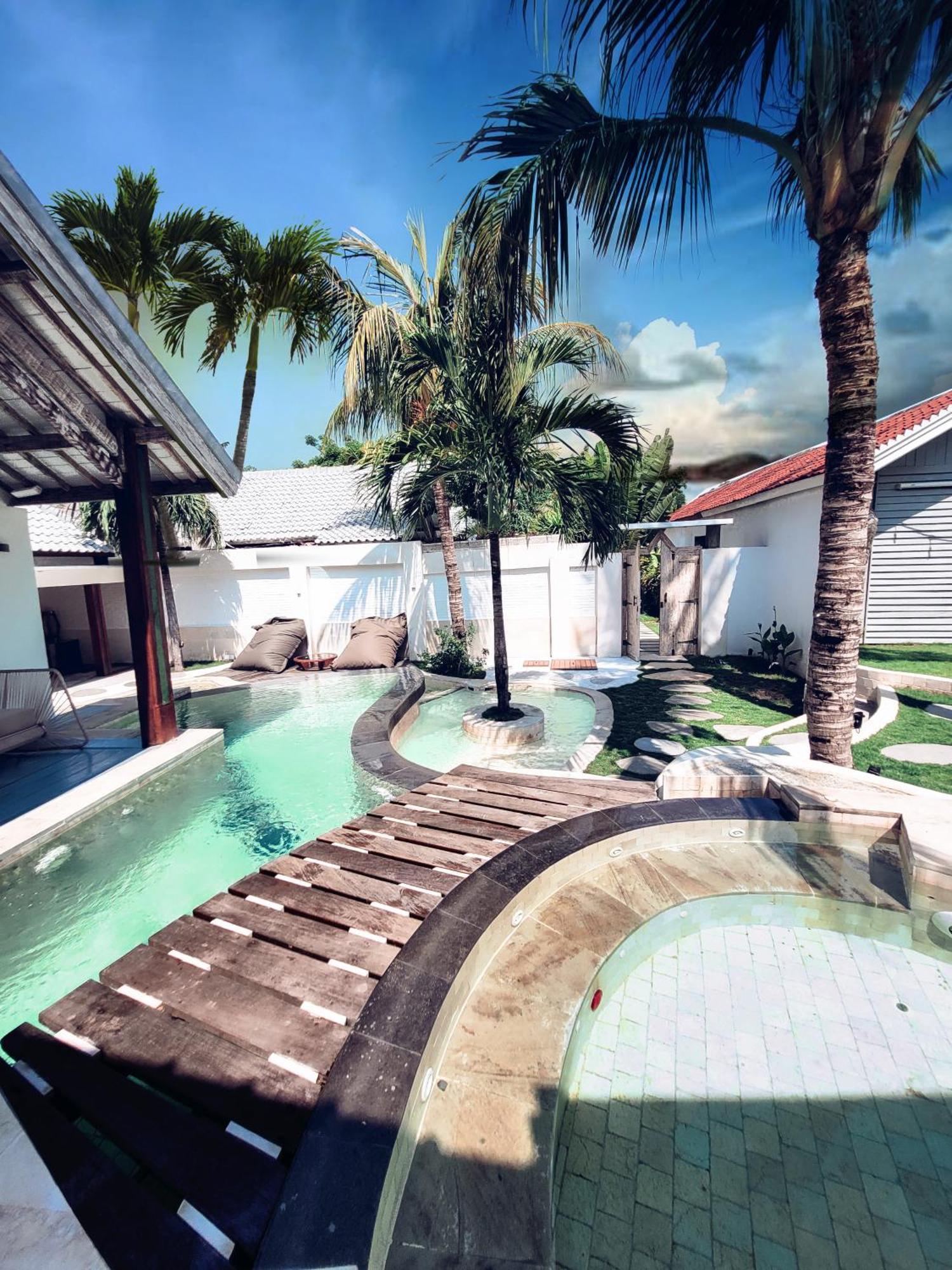 The White Key Luxury Villas Gili Trawangan Exteriör bild