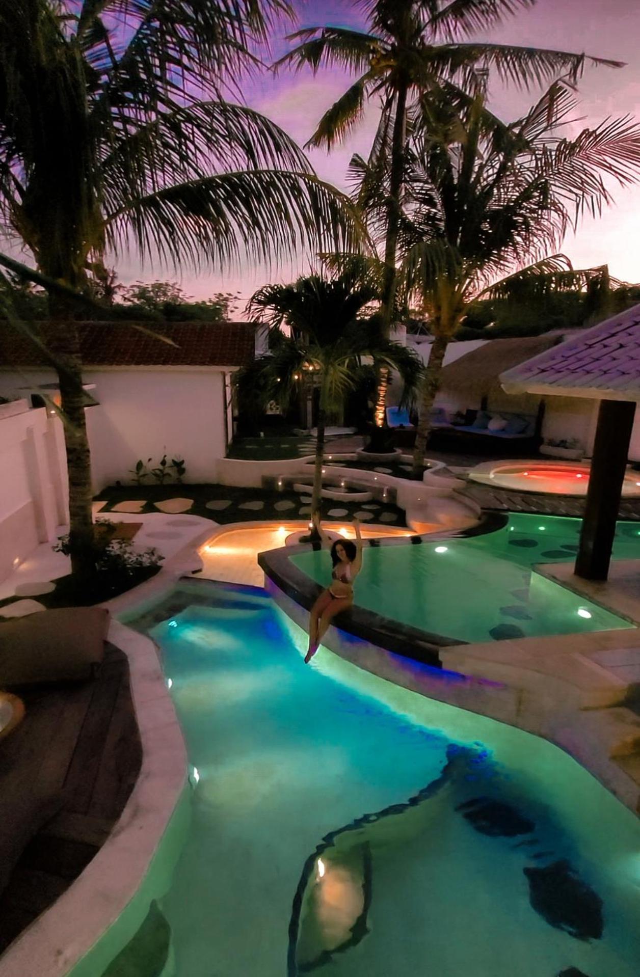 The White Key Luxury Villas Gili Trawangan Exteriör bild