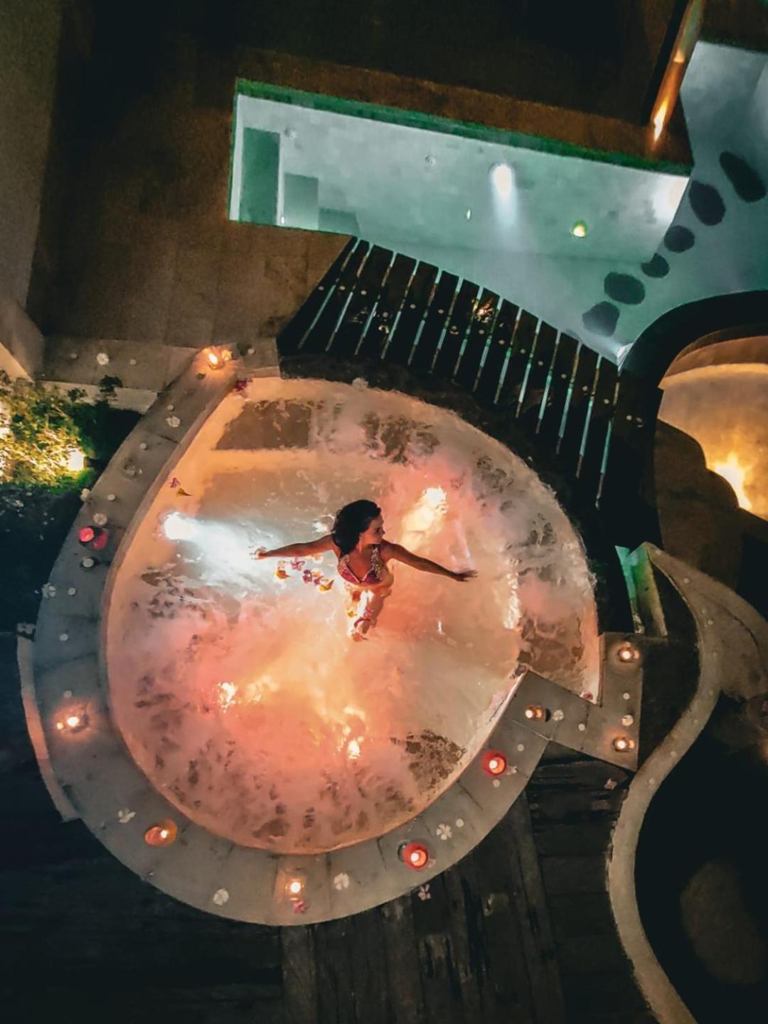 The White Key Luxury Villas Gili Trawangan Exteriör bild
