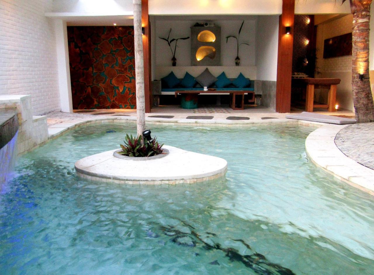 The White Key Luxury Villas Gili Trawangan Exteriör bild